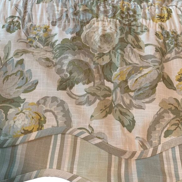 Waverly Spring Bling Scalloped Valance Lot of 2 Window Treatment Farmhouse - Picture 4 of 9